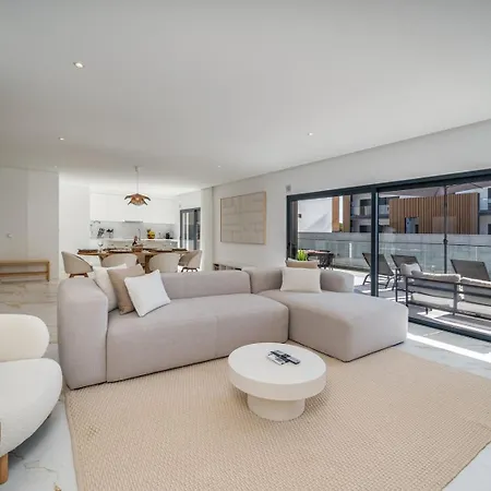 Elegant Retreat With Pool & Terrace By Hostwise アパート Montes de Alvor