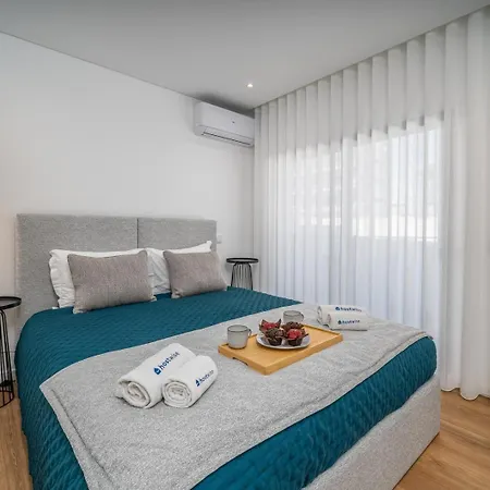 Apartamento Elegant Retreat With Pool & Terrace By Hostwise Alvor