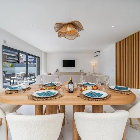 Apartman Elegant Retreat With Pool & Terrace By Hostwise Alvor