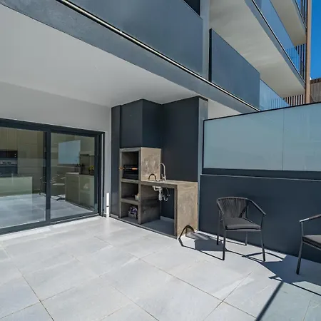 Elegant Retreat With Pool & Terrace By Hostwise Apartmán