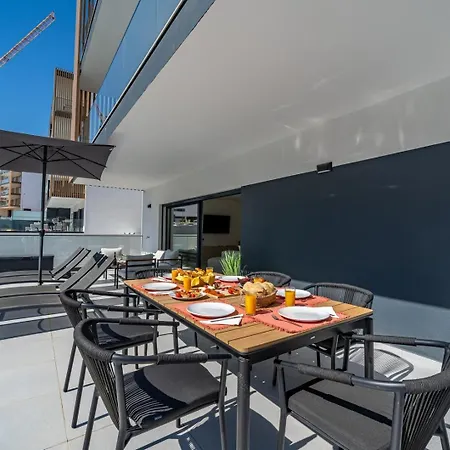 Elegant Retreat With Pool & Terrace By Hostwise Apartmán *