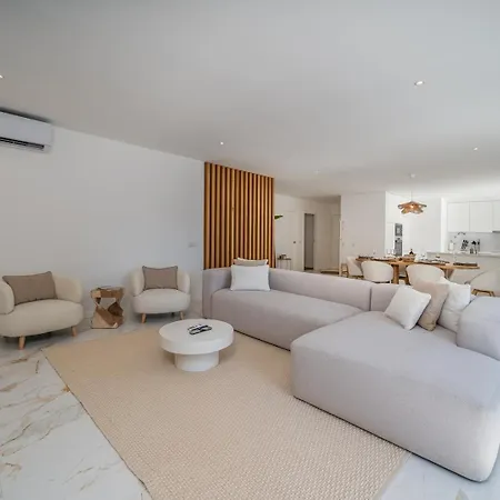 Elegant Retreat With Pool & Terrace By Hostwise * Montes de Alvor