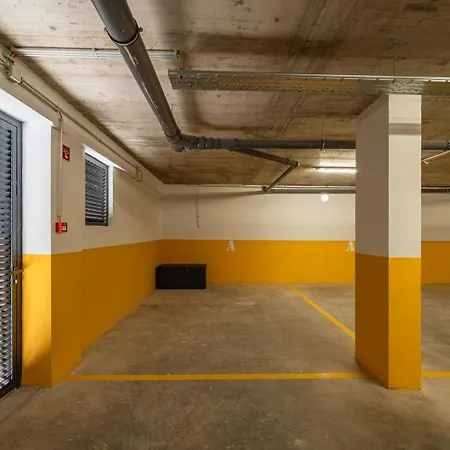 Elegant Retreat With Pool & Terrace By Hostwise * Alvor