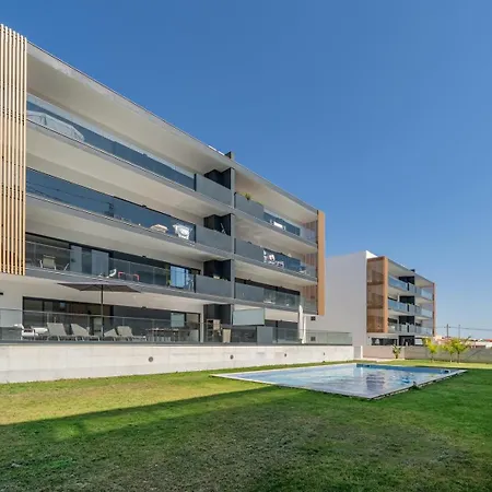 Lejlighed Elegant Retreat With Pool & Terrace By Hostwise *